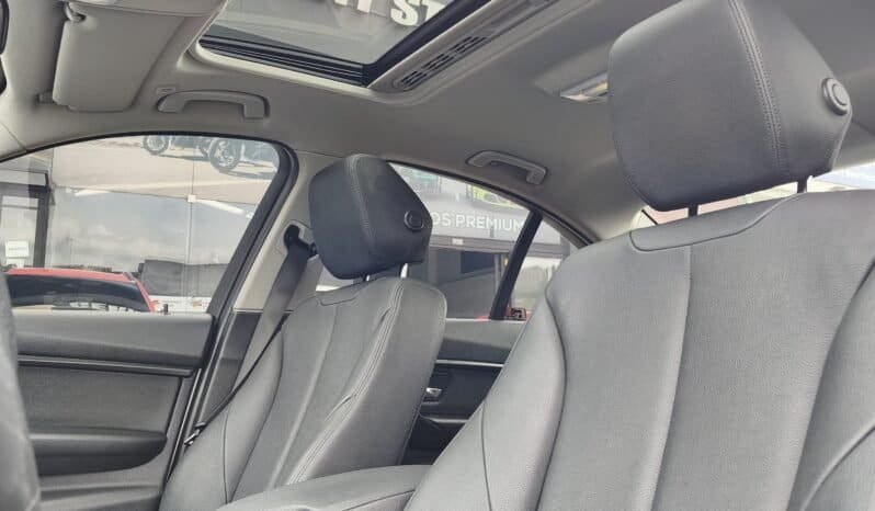 
BMW Serie 3 335i Luxury 2015 lleno									