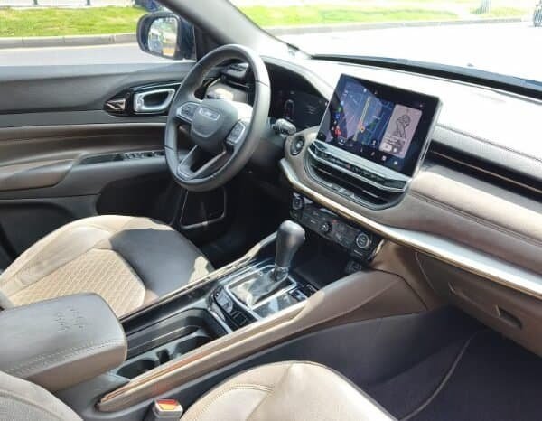 
Jeep COMMANDER OVERLAND 2023 lleno									