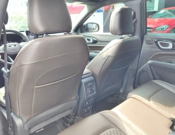 
Jeep COMMANDER OVERLAND 2023 lleno									
