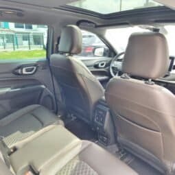 
Jeep COMMANDER OVERLAND 2023 lleno									