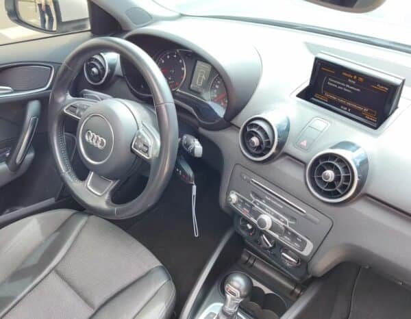 
Audi A1 1.4 Tfsi Ambition 2017 lleno									