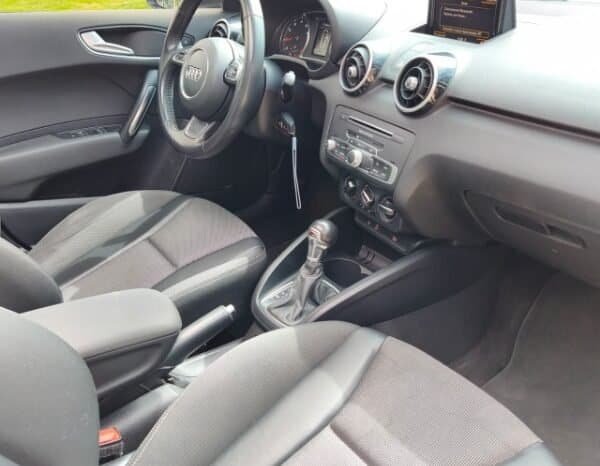 
Audi A1 1.4 Tfsi Ambition 2017 lleno									