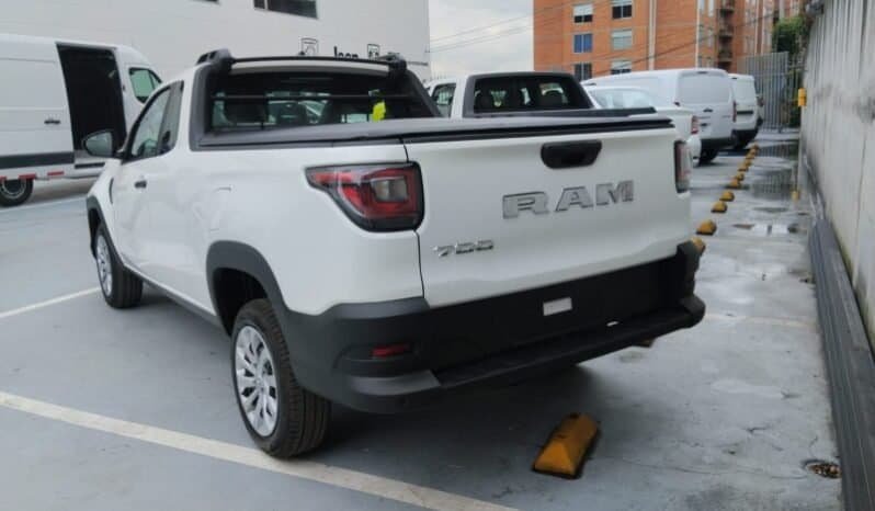 
RAM 700 SLT CABINA SENCILLA 2026 lleno									