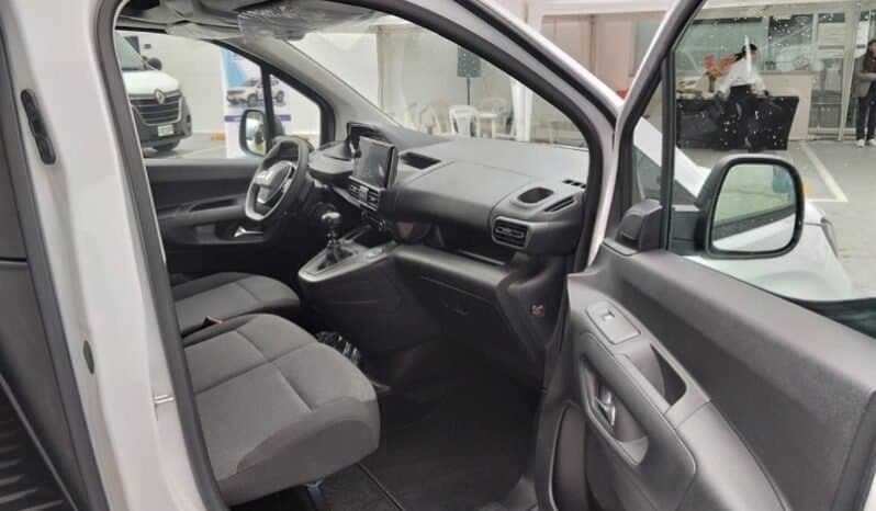 
Peugeot Partner 2027 lleno									