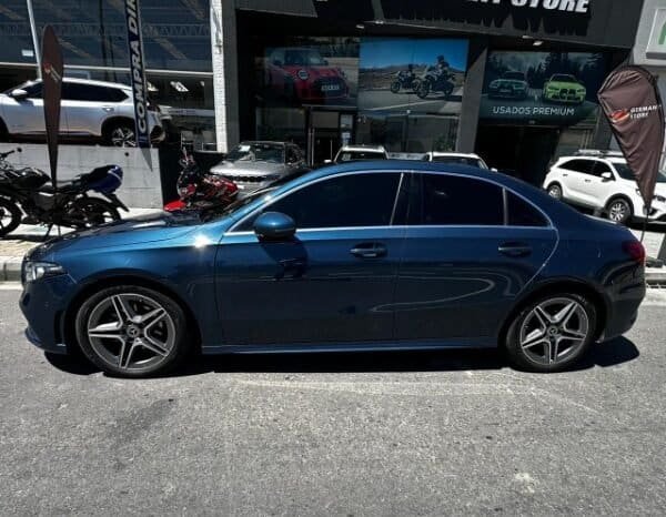 
Mercedes-Benz A 180 2022 lleno									