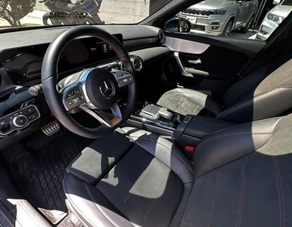 
Mercedes-Benz A 180 2022 lleno									
