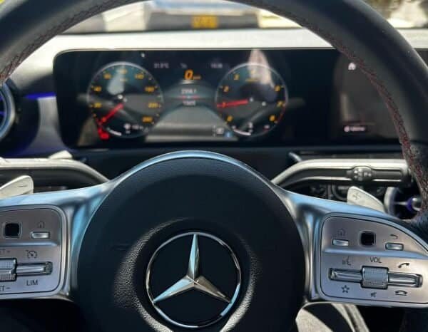 
Mercedes-Benz A 180 2022 lleno									