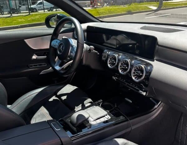 
Mercedes-Benz A 180 2022 lleno									
