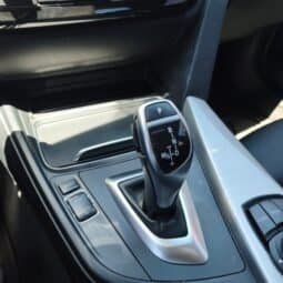 BMW Serie 3 2.0 330i F30 Lci Sportline 2017 lleno