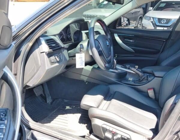 
BMW Serie 3 2.0 330i F30 Lci Sportline 2017 lleno									