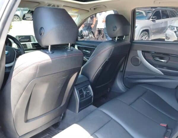 
BMW Serie 3 2.0 330i F30 Lci Sportline 2017 lleno									