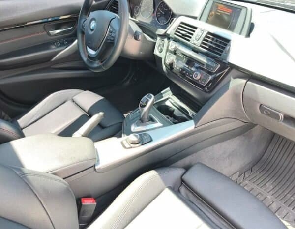 
BMW Serie 3 2.0 330i F30 Lci Sportline 2017 lleno									