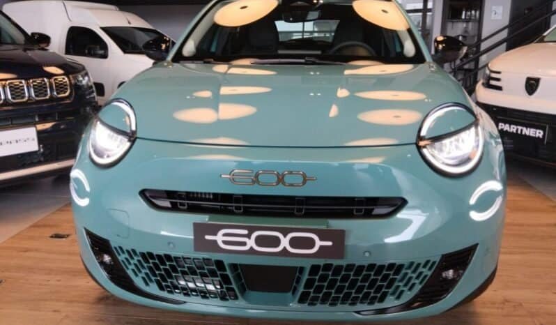 
fiat 600 HIBRIDO 2026 lleno									