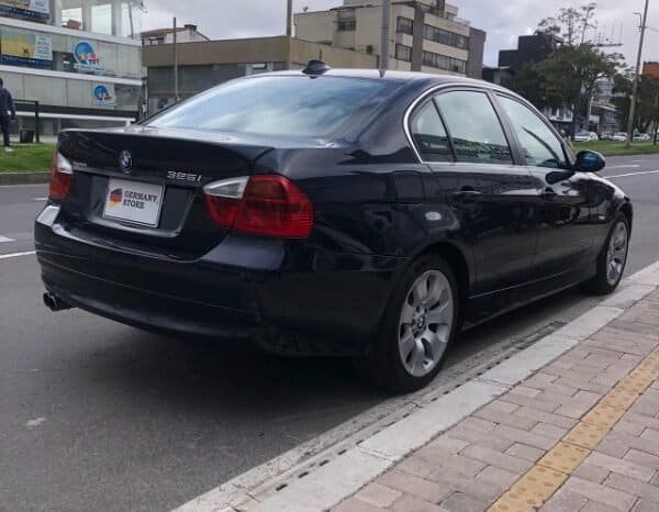 
BMW Serie 3 2.5 325i E90 2006 lleno									