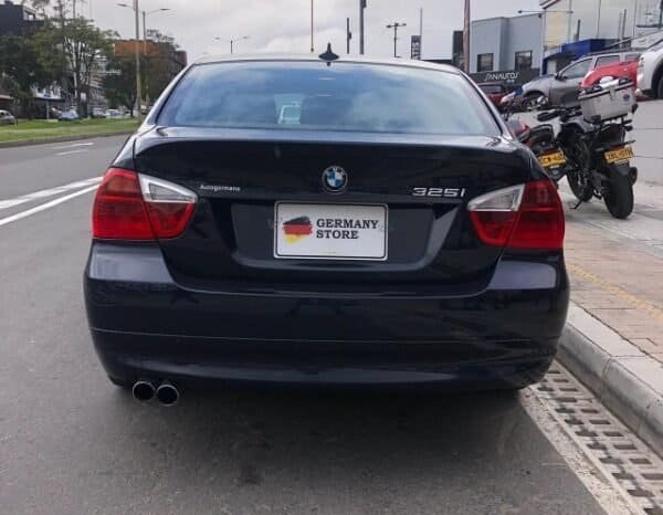 
BMW Serie 3 2.5 325i E90 2006 lleno									