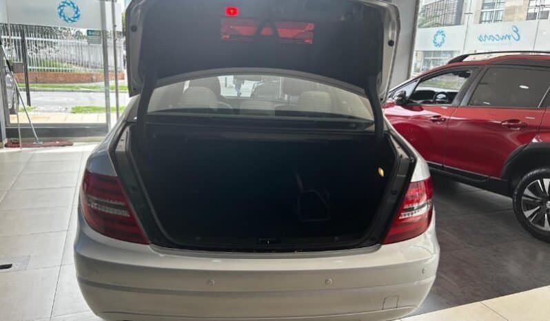 
Mercedes-Benz C 180 2012 lleno									