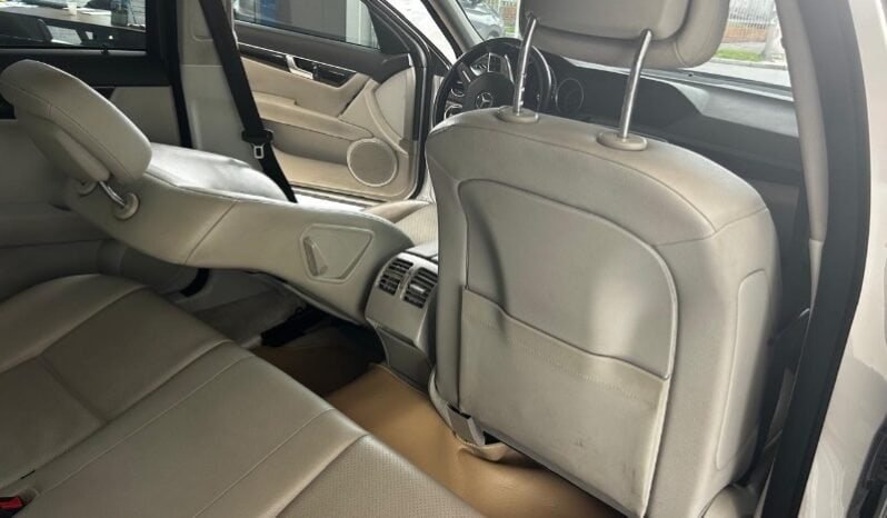 
Mercedes-Benz C 180 2012 lleno									