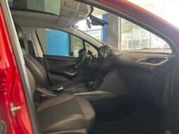 
Peugeot 2008 Style Turbo 2020 lleno									