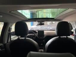 
Peugeot 2008 Style Turbo 2020 lleno									