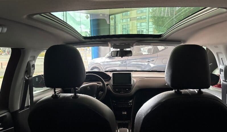 
Peugeot 2008 Style Turbo 2020 lleno									